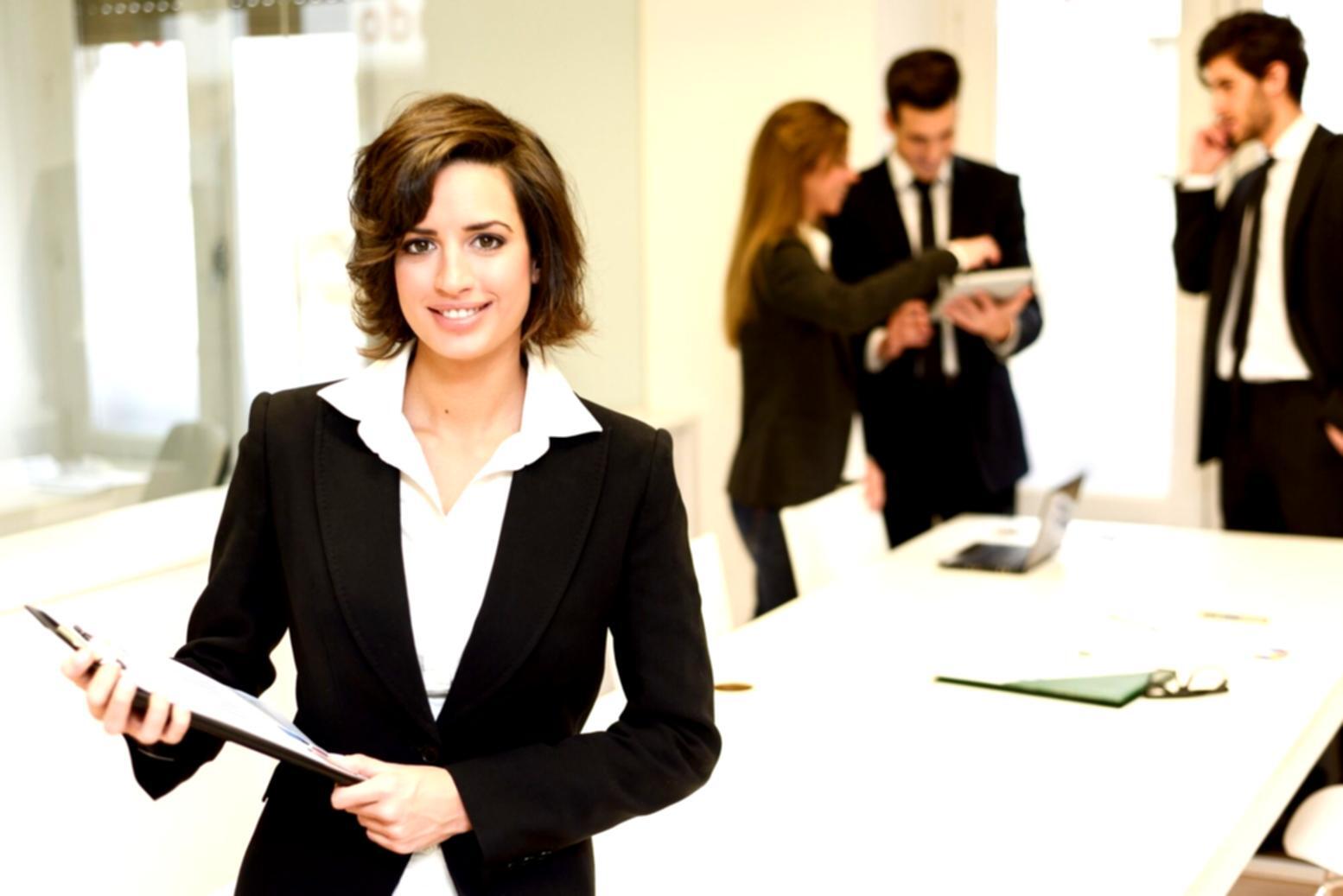 Espacio de trabajo organizado para aprendizaje financiero